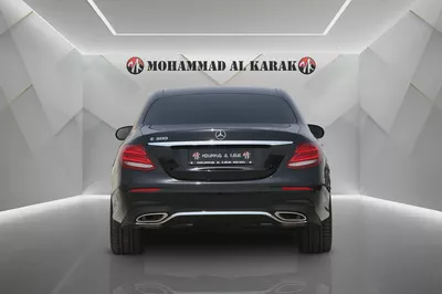 MERCEDES BENZ E 300 - 2018 - GCC - FULLY LOADED - AMAZING CONDITION-3