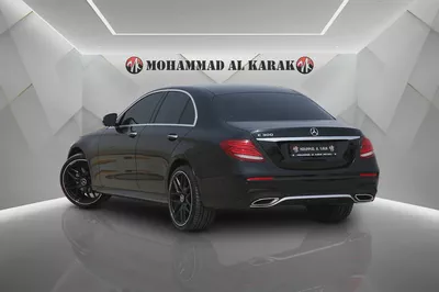 MERCEDES BENZ E 300 - 2018 - GCC - FULLY LOADED - AMAZING CONDITION-4