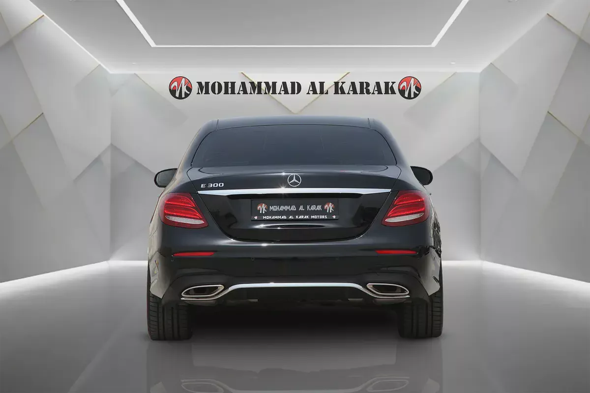 MERCEDES BENZ E 300 - 2018 - GCC - FULLY LOADED - AMAZING CONDITION-3-3