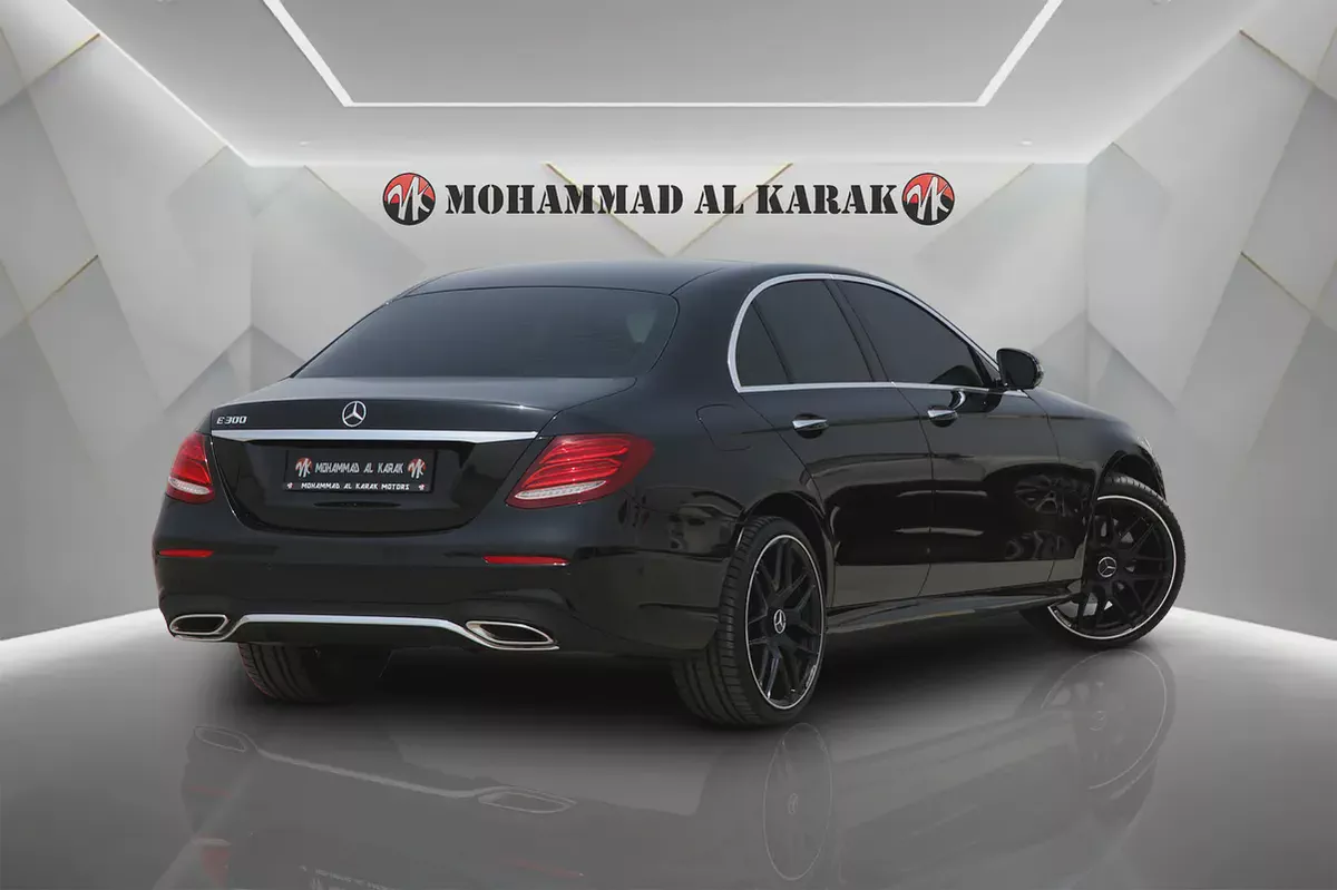 MERCEDES BENZ E 300 - 2018 - GCC - FULLY LOADED - AMAZING CONDITION-5-5