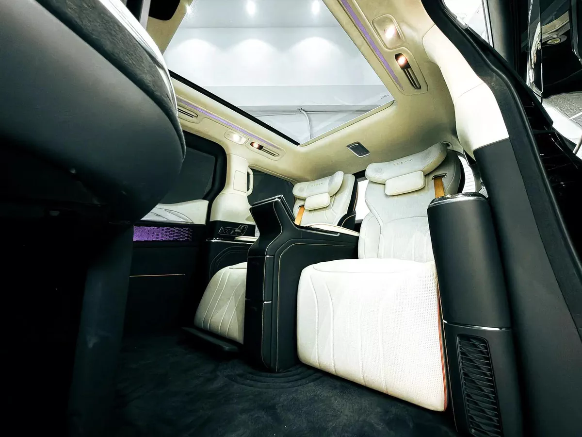 2024 Zeekr 009 Grand Ultra Luxury 4-seater MPV Electric // EMI Starts from 5,800 AED-5-5