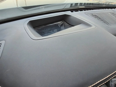 BMW 7-Series 740Li 2019 American Specs-12