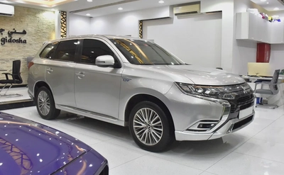 AED 833 EMi at 0% DP | Mitsubishi Outlander PHEV ( 2020 Model ) in Silver Color GCC Specs-2