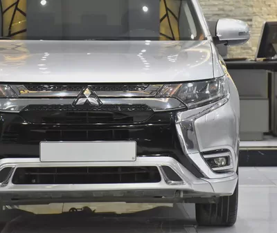 AED 833 EMi at 0% DP | Mitsubishi Outlander PHEV ( 2020 Model ) in Silver Color GCC Specs-3