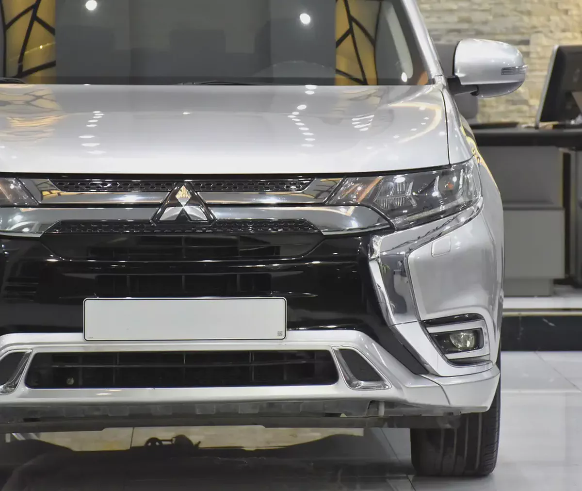 AED 833 EMi at 0% DP | Mitsubishi Outlander PHEV ( 2020 Model ) in Silver Color GCC Specs-3-3