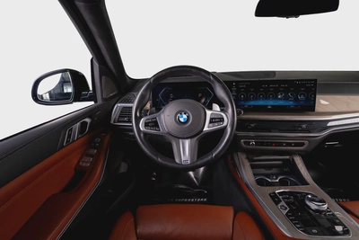 BMW X7 X-Drive 40i M Sport-GCC-AGMC Warranty and Service Contract Until 01/2028- 1 Owner-7 Seats-12