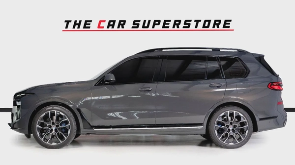 BMW X7 X-Drive 40i M Sport-GCC-AGMC Warranty and Service Contract Until 01/2028- 1 Owner-7 Seats