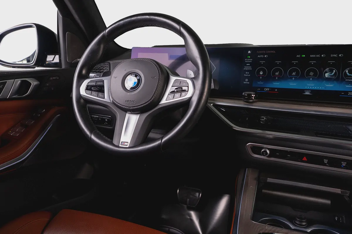 BMW X7 X-Drive 40i M Sport-GCC-AGMC Warranty and Service Contract Until 01/2028- 1 Owner-7 Seats-11-11