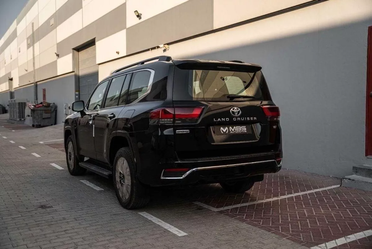 Toyota Land Cruiser VXR VX TWIN TURBO MBS AUTOBIOGRAPHY VIP 4 Seater Luxury-7-0