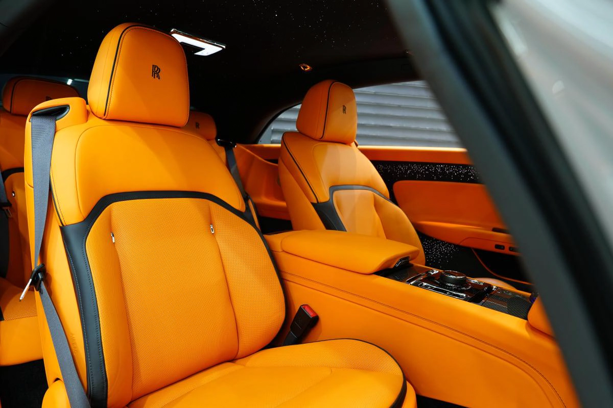 Rolls-Royce Spectre Black Badge 2026-14-14
