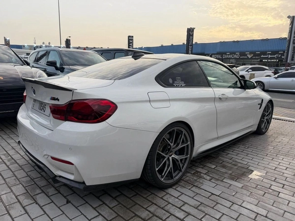 BMW M4 Std 3.0L