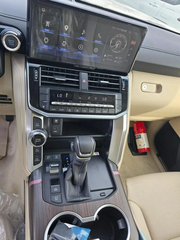 Toyota Land Cruiser GXR 4.0L 2025 MODEL SUNROOF ELECTRIC SEAT