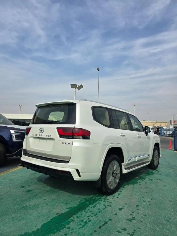 Toyota Land Cruiser GXR 4.0L 2025 MODEL SUNROOF ELECTRIC SEAT