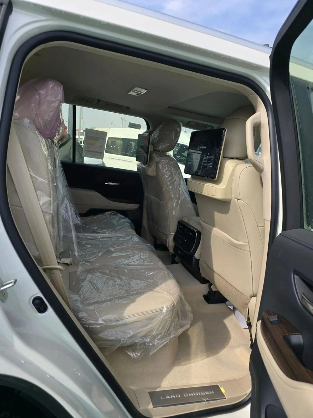 Toyota Land Cruiser GXR 4.0L 2025 MODEL SUNROOF ELECTRIC SEAT-11-11