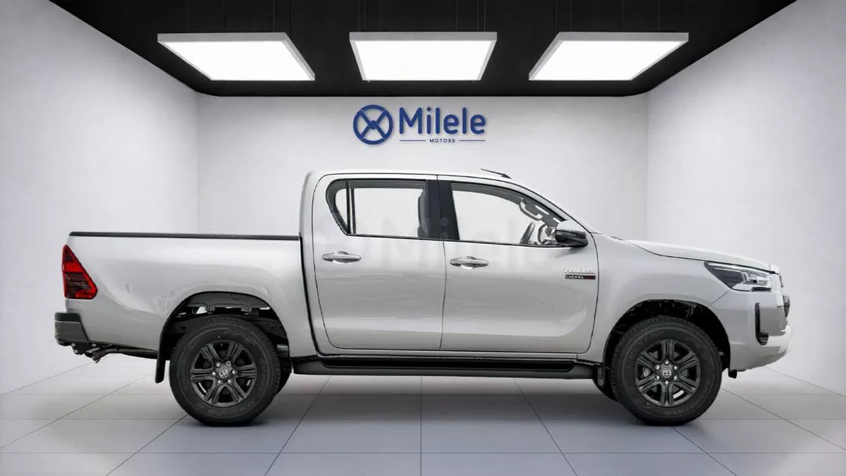 Toyota Hilux HILUX DC DIESEL 2.8M HEV AT 4WD | 2-YEAR WARRANTY + SERVICE AVAILABLE | IN-HOUSE FINANCING | 0% DOWN-5-0