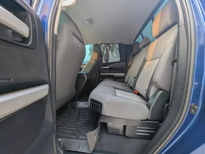 Toyota Tundra 4WD Truck SR5 2014 - American Specs - Excellent Condition-12