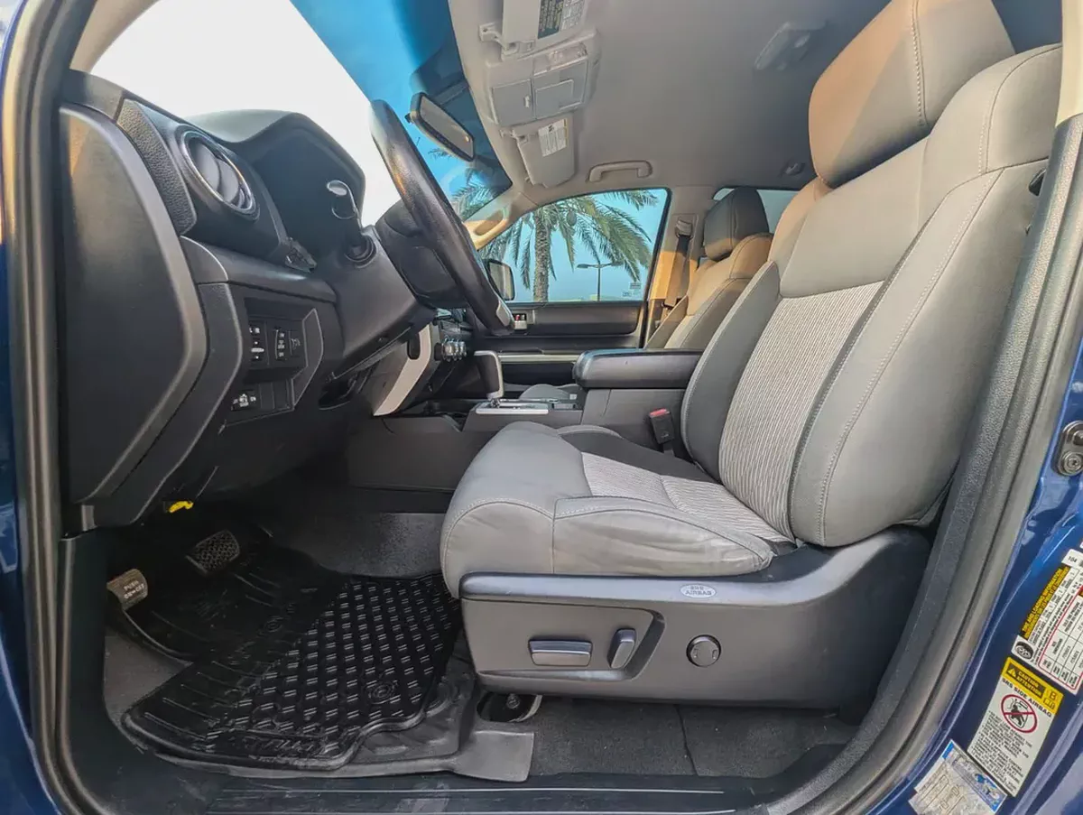 Toyota Tundra 4WD Truck SR5 2014 - American Specs - Excellent Condition-9-9