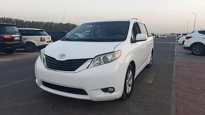 2011 Toyota Sienna SE - American Specs - Well Maintained-0
