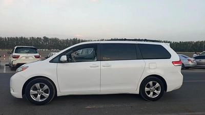2011 Toyota Sienna SE - American Specs - Well Maintained-18