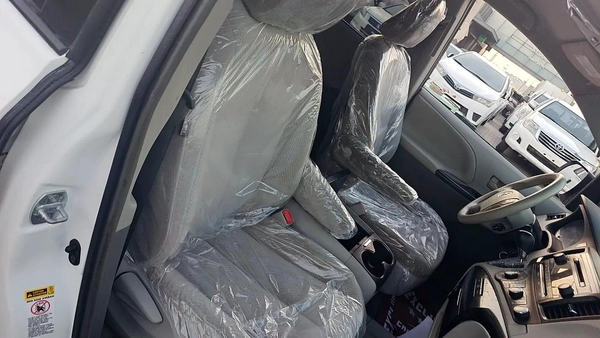 2011 Toyota Sienna SE - American Specs - Well Maintained
