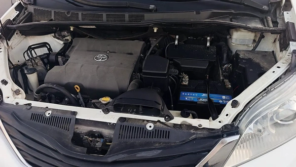 2011 Toyota Sienna SE - American Specs - Well Maintained
