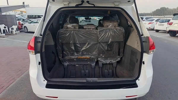 2011 Toyota Sienna SE - American Specs - Well Maintained