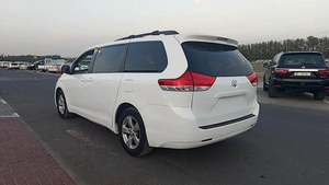 2011 Toyota Sienna SE - American Specs - Well Maintained