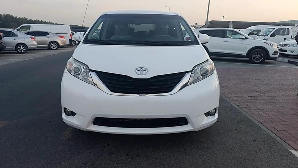 2011 Toyota Sienna SE - American Specs - Well Maintained