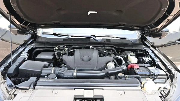 Nissan Navara PRO4X FULL OPTION ALL COLOUR ....