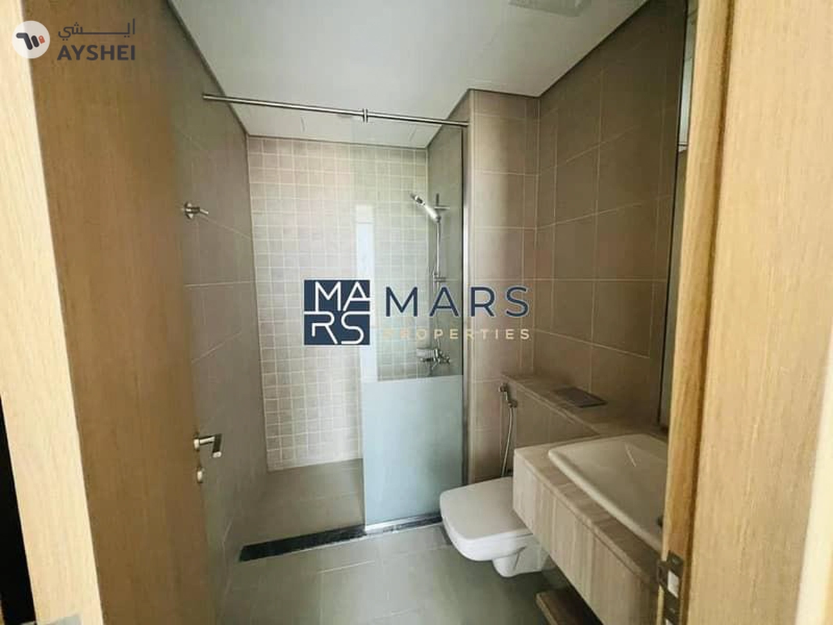 Ready-to-move-in studio with breathtaking direct sea view