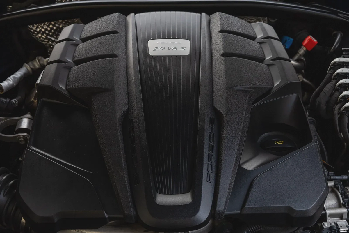 Porsche Macan S 2024-10-10