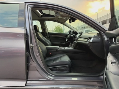 Honda Accord, 2018  GCC specs, full option, in excellent condition,-9