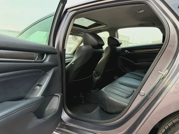 Honda Accord, 2018  GCC specs, full option, in excellent condition,