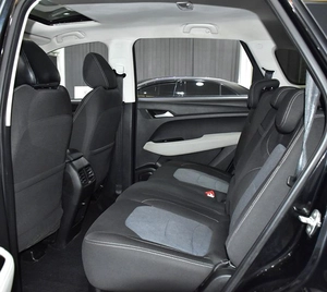 Chevrolet Captiva Premier ( 2023 Model ) in Black Color GCC Specs