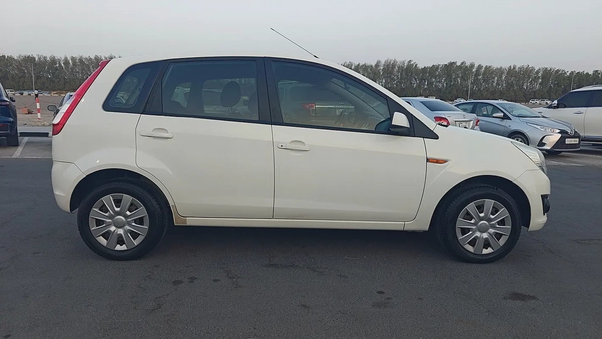 Ford Figo GCC | 2015 | Well Maintained | Reliable Daily Car • Model: 2015 • Mileage: 145959 KMS • Sp-3-3