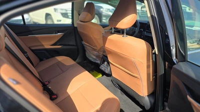 Toyota Camry 2026 – Sophisticated Design, Hybrid Power-1