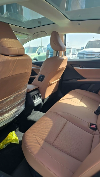 Toyota Camry 2026 – Sophisticated Design, Hybrid Power-11