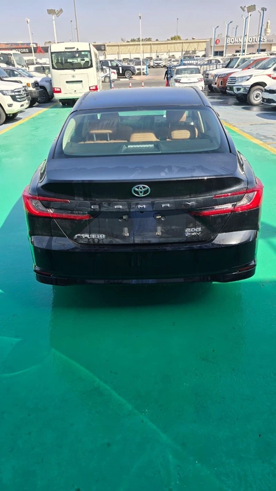 Toyota Camry 2026 – Sophisticated Design, Hybrid Power-10