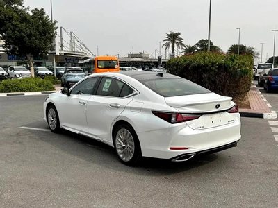 2025 LEXUS ES350 3.5L PANAROMIC ELITE GCC BRAND NEW 0KM-12