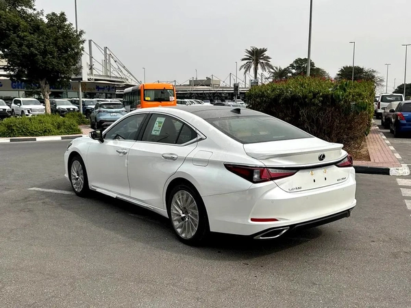 2025 LEXUS ES350 3.5L PANAROMIC ELITE GCC BRAND NEW 0KM