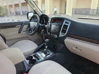 Pajero 2019 GCC Full Option Top With Sunroof and Navigation GLS TOP Line Premium Car With Low KM-12