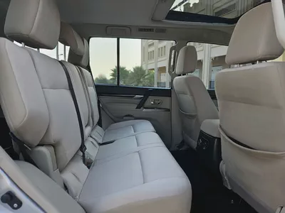 Pajero 2019 GCC Full Option Top With Sunroof and Navigation GLS TOP Line Premium Car With Low KM-8