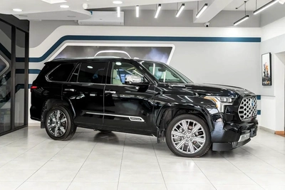 2024 Toyota Sequoia Capstone hybrid-0