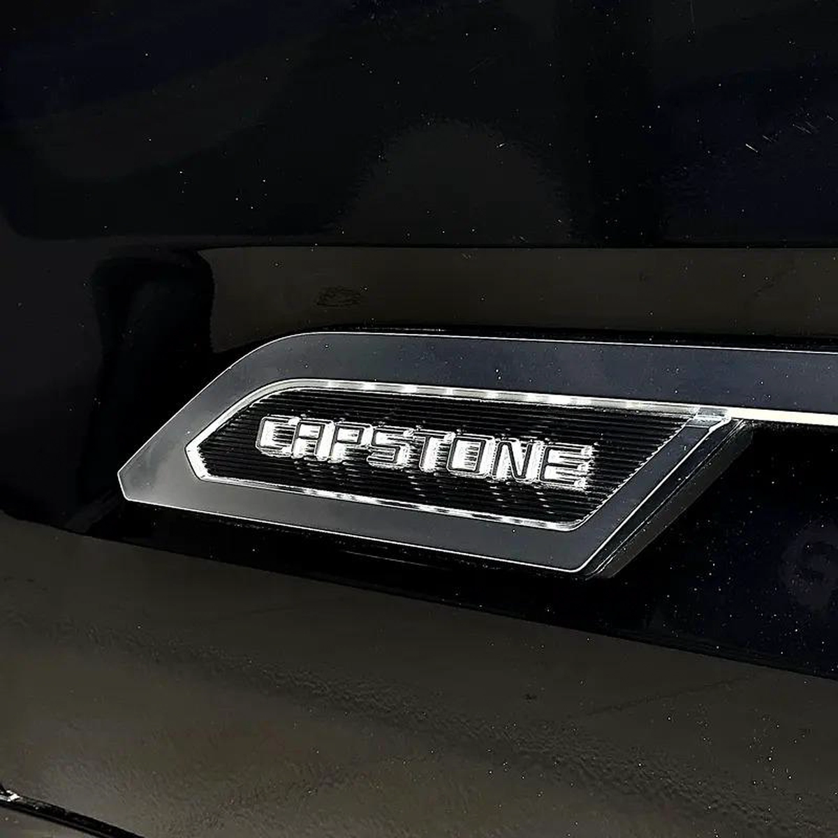 2024 Toyota Sequoia Capstone hybrid-4-4
