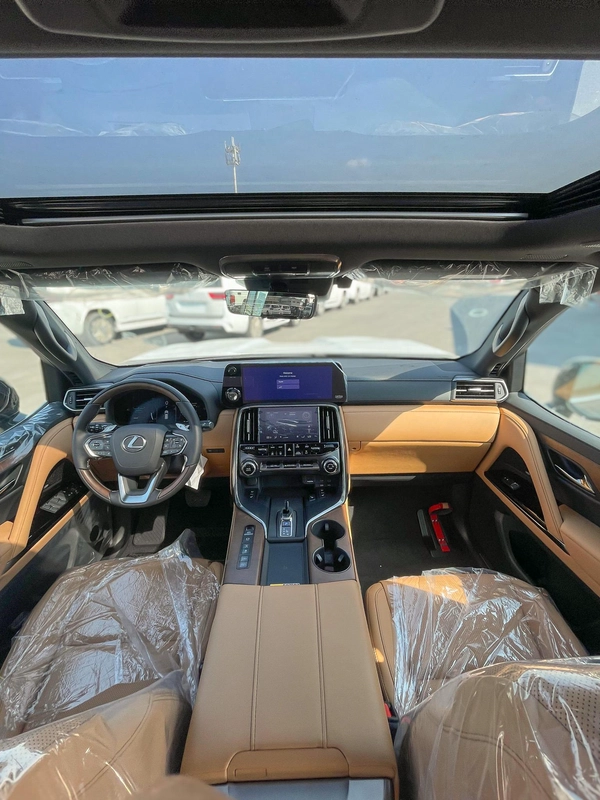 LEXUS LX700 HYBRID ( FULL OPTION WITH AUTO PARK ) 2025 GCC