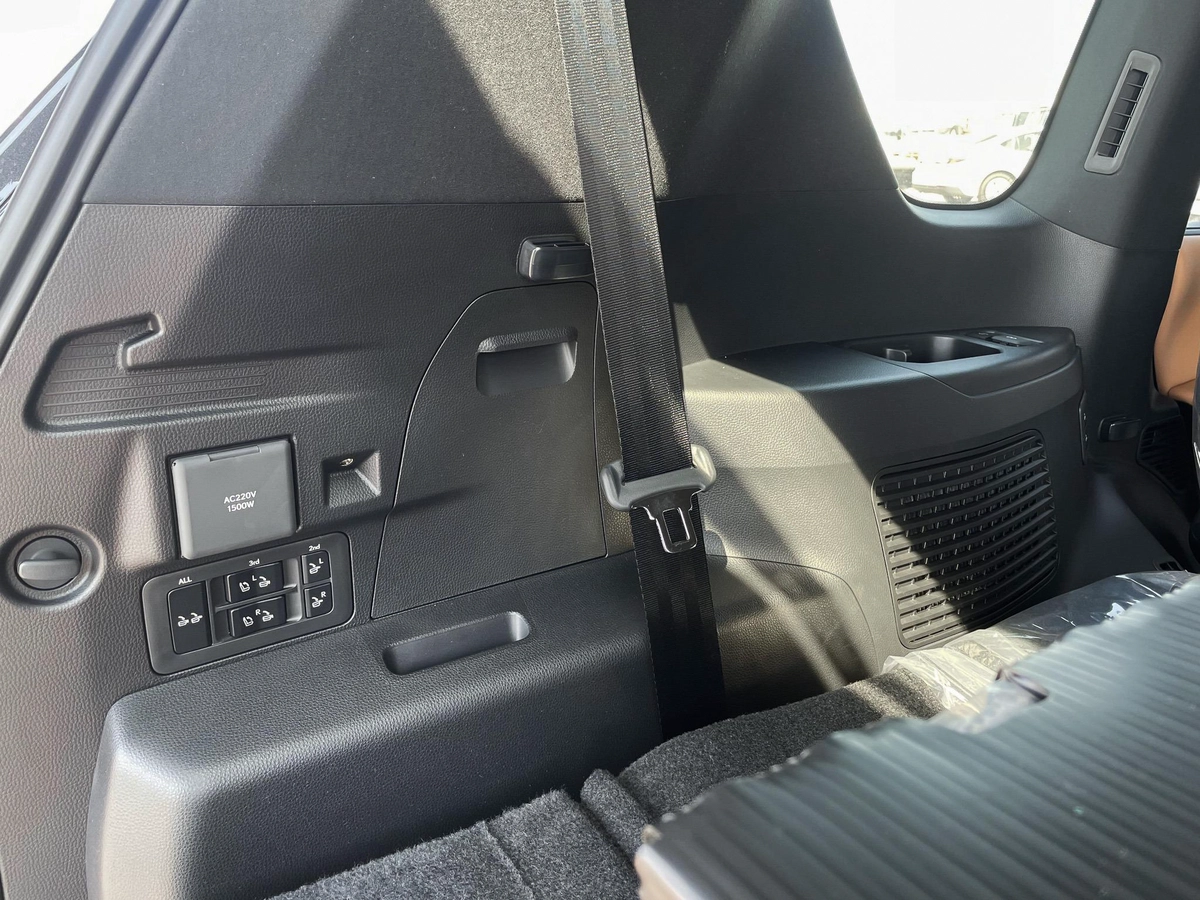 LEXUS LX700 HYBRID ( FULL OPTION WITH AUTO PARK ) 2025 GCC-2-2