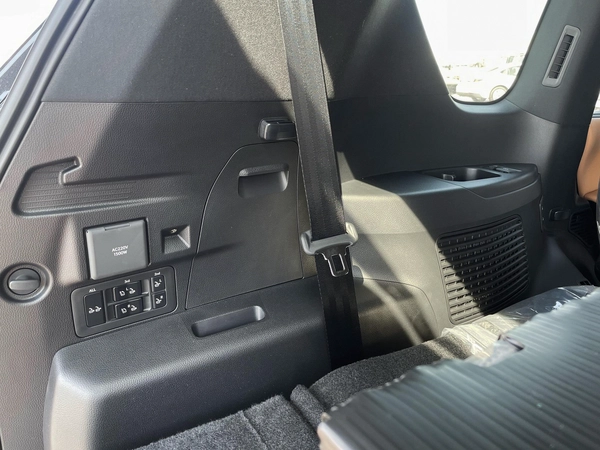 LEXUS LX700 HYBRID ( FULL OPTION WITH AUTO PARK ) 2025 GCC