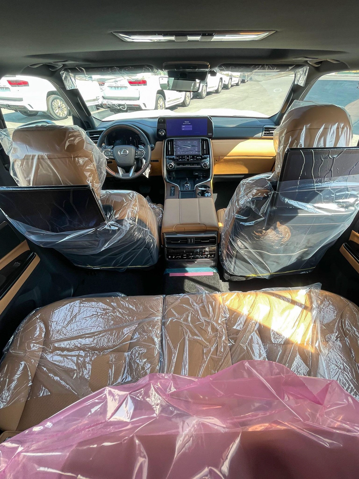 LEXUS LX700 HYBRID ( FULL OPTION WITH AUTO PARK ) 2025 GCC-8-8