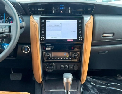 Toyota Fortuner SR5 || 2.8L DIESEL V4 4WD | RADAR | 360*CAMERA | AUTO AC (CODE # FD6FO)-17