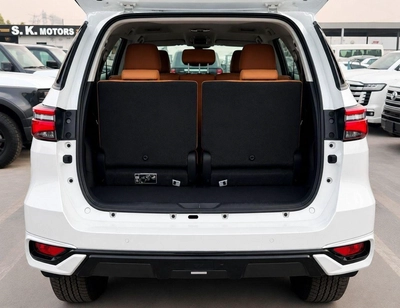 Toyota Fortuner SR5 || 2.8L DIESEL V4 4WD | RADAR | 360*CAMERA | AUTO AC (CODE # FD6FO)-4
